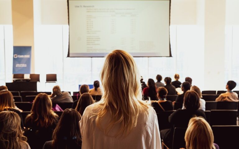 Supere o Medo de Falar em Público: Dicas e Técnicas Poderosas